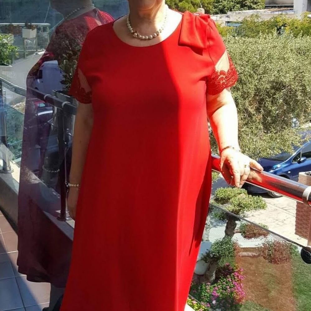 Red midi dress